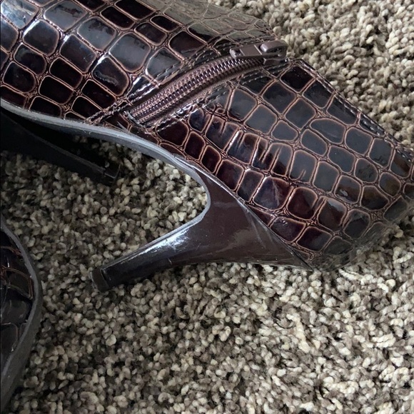 Heels - Picture 3 of 3